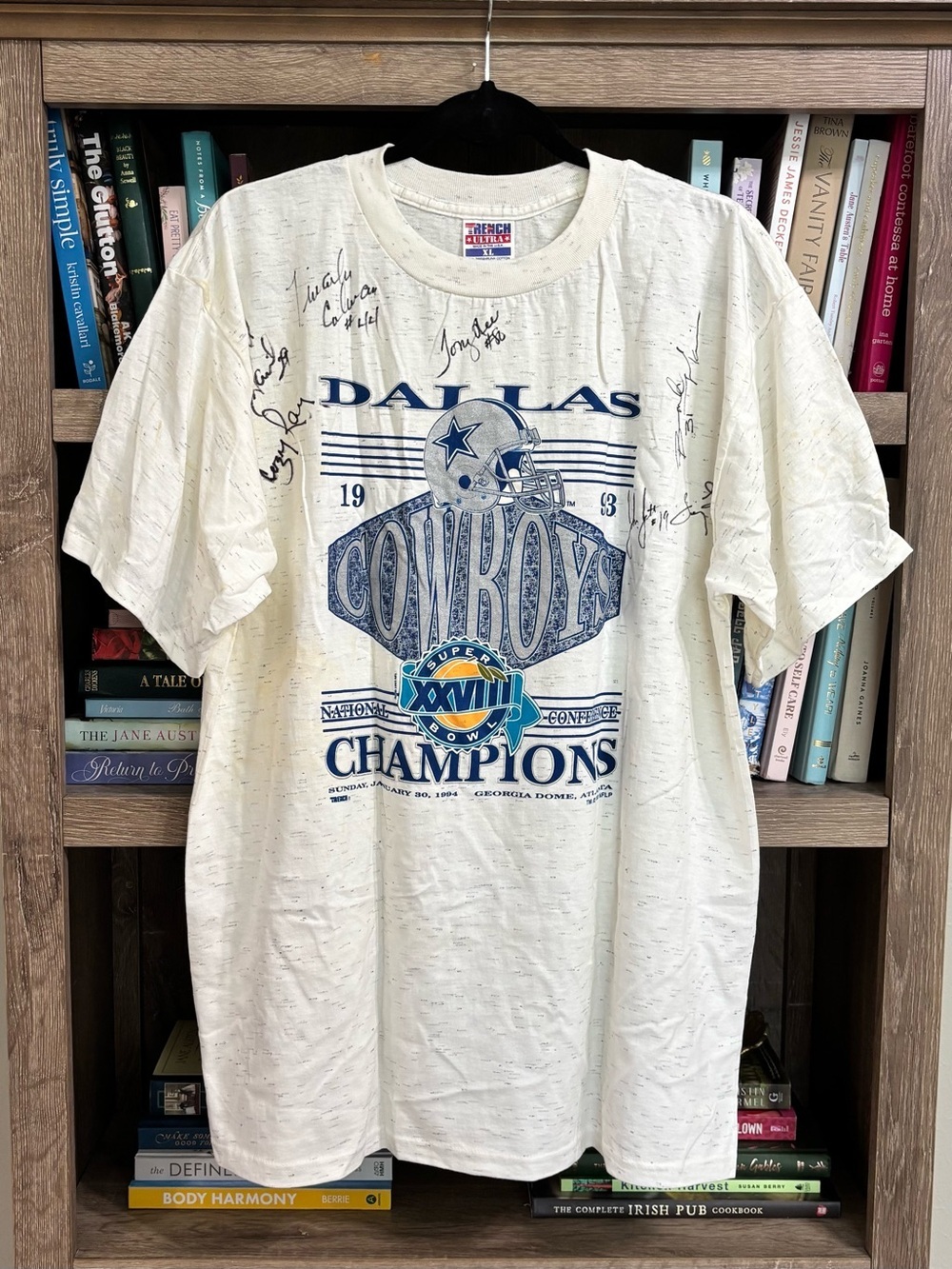 *Signed* Vintage 1993/1994 Dallas Cowboys Super Bowl Champions Graphic T-Shirt